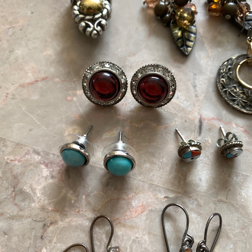 Vintage Boho Earring Lot 10 Pairs Mixed Metals Turquoise Red Blue Leaf Charms - Picture 7 of 8